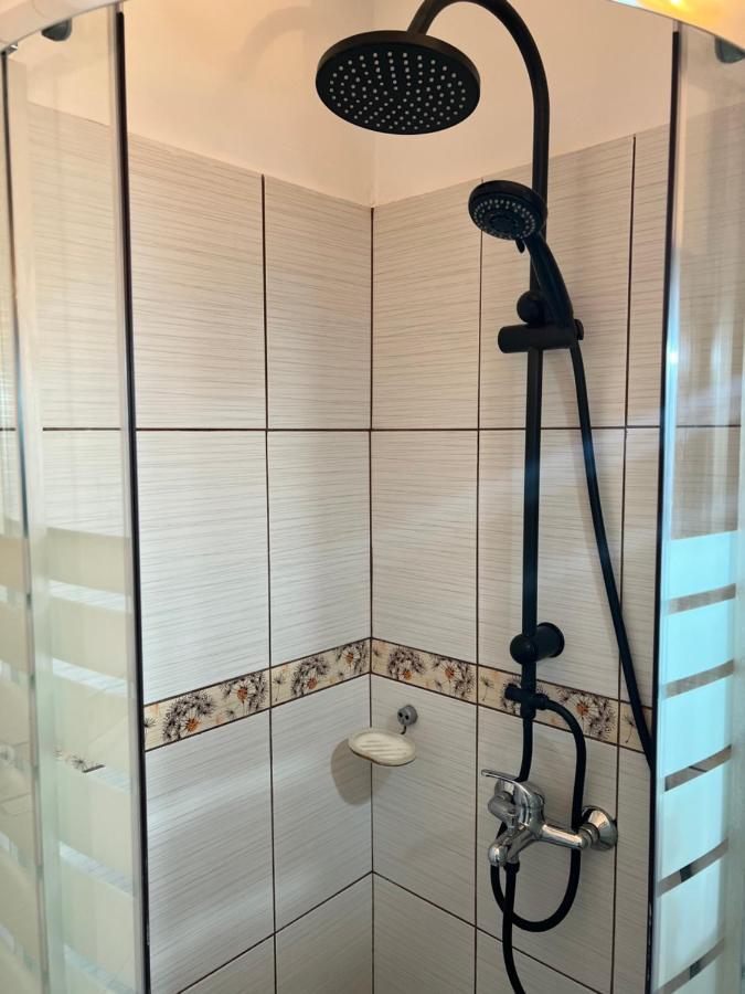 Miha Modern And Central Apartament Malul Muresului Arad Luaran gambar